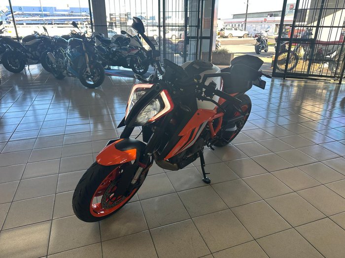 2023 KTM 1290 Super Duke R Super Duke Orange