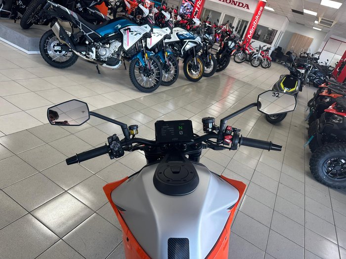2023 KTM 1290 Super Duke R Super Duke Orange