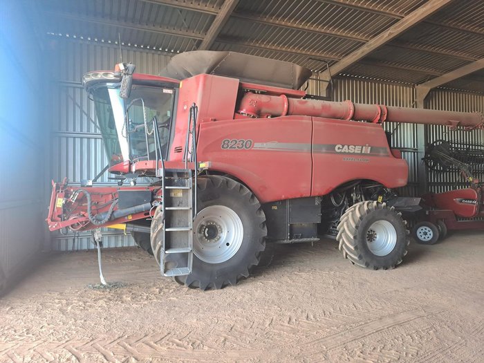 2014 CASE IH 8230