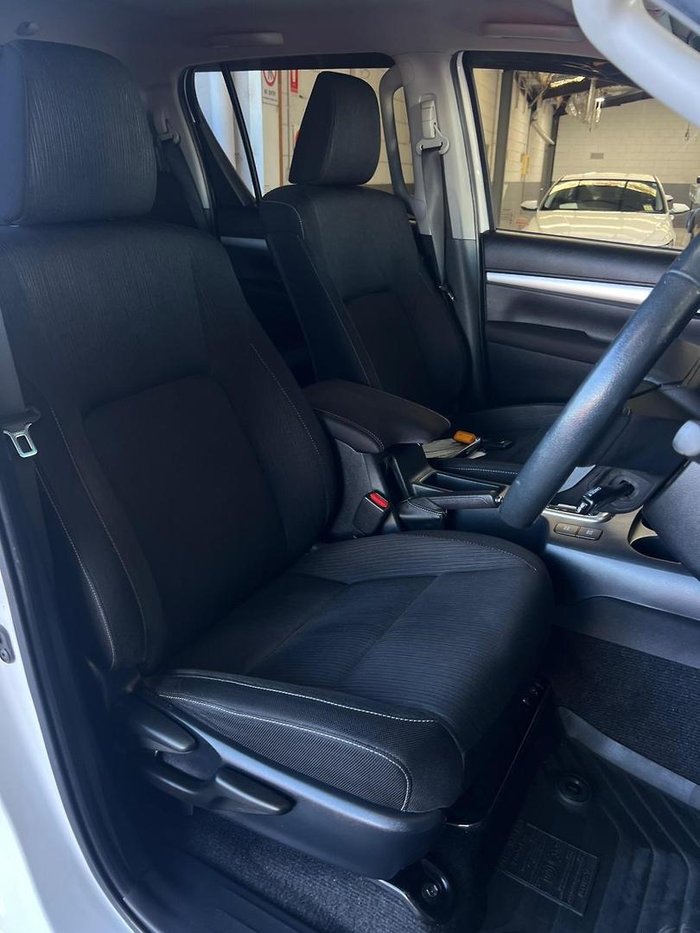 2015 Toyota Hilux SR5