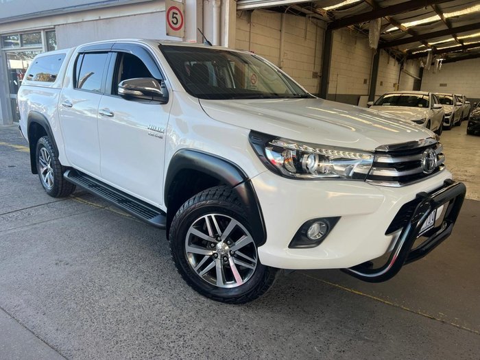 2015 Toyota Hilux SR5