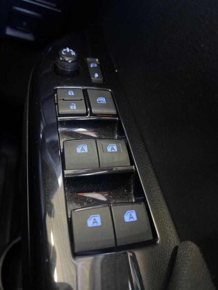 2015 Toyota Hilux SR5