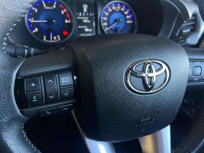 2015 Toyota Hilux SR5