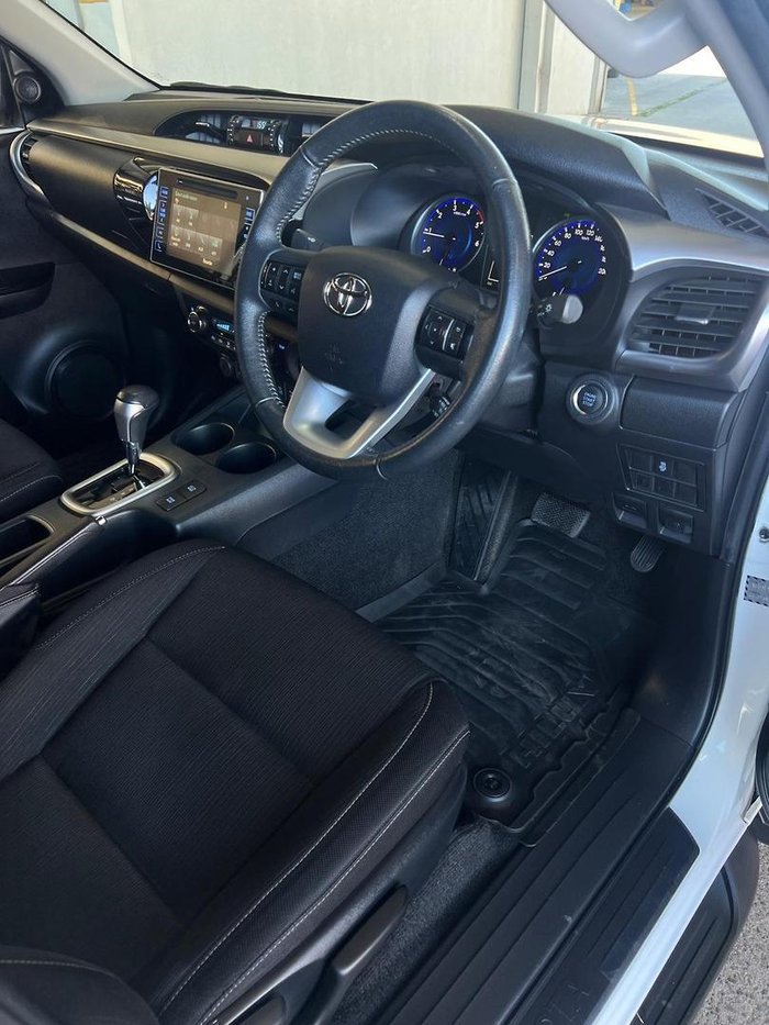 2015 Toyota Hilux SR5
