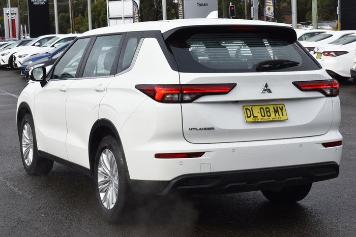2024 Mitsubishi Outlander ES ZM MY24 White