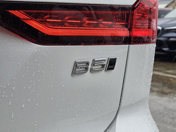 2021 Volvo V60 Cross Country B5 MY22 AWD White