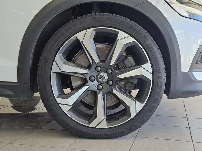2021 Volvo V60 Cross Country B5 MY22 AWD White