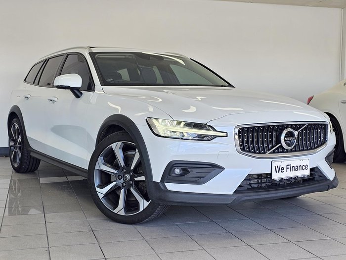 2021 Volvo V60 Cross Country B5 MY22 AWD White