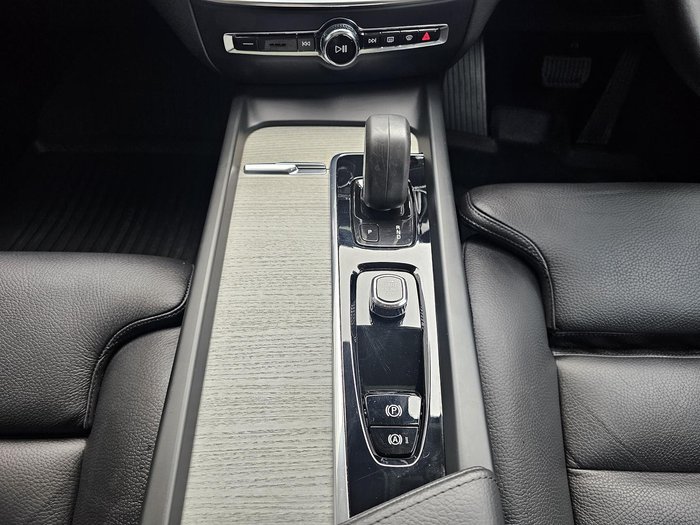 2021 Volvo V60 Cross Country B5 MY22 AWD White