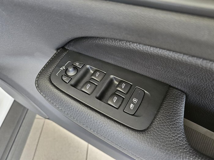 2021 Volvo V60 Cross Country B5 MY22 AWD White