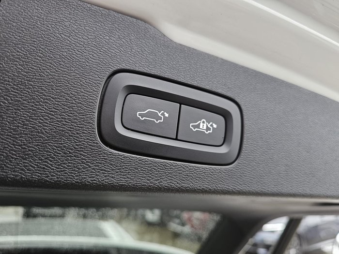 2021 Volvo V60 Cross Country B5 MY22 AWD White