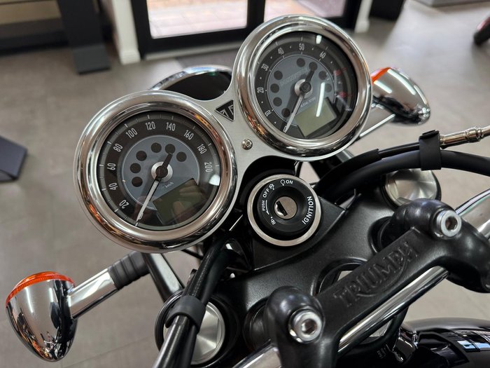 2025 Triumph Bonneville T120 Bonneville Black