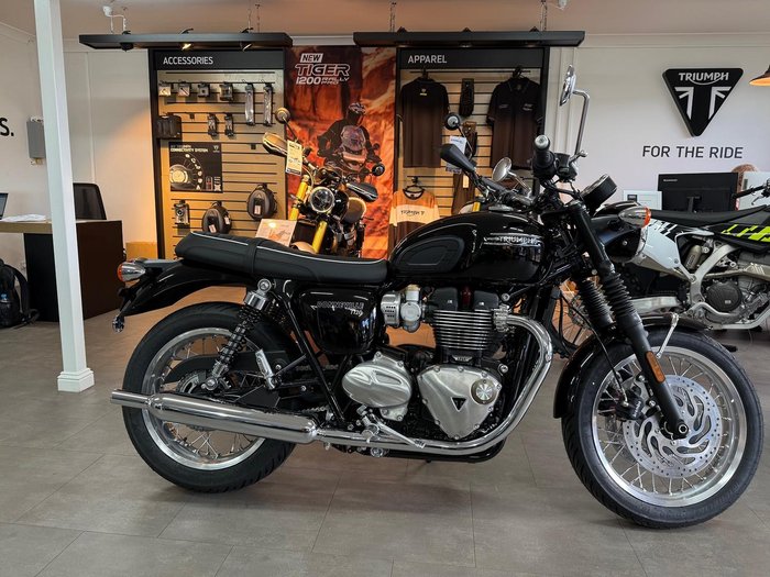 2025 Triumph Bonneville T120 Bonneville Black
