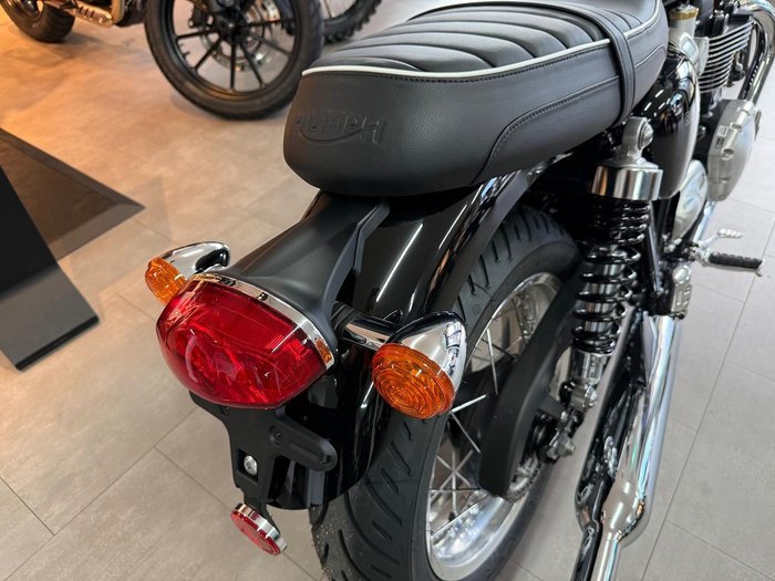 2025 Triumph Bonneville T120 Bonneville Black