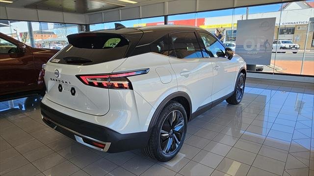 2025 NISSAN J12 TI QASHQAI CVT TI 2-TONE ROOF PEARL WHITE/BLACK