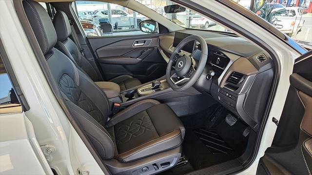 2025 NISSAN J12 TI QASHQAI CVT TI 2-TONE ROOF PEARL WHITE/BLACK