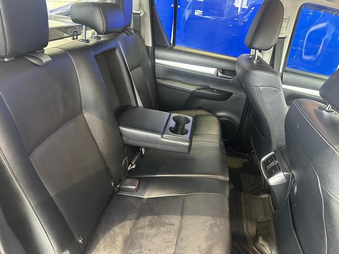 2020 Toyota Hilux SR5