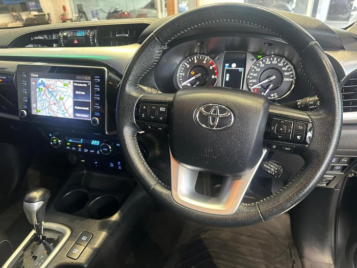 2020 Toyota Hilux SR5