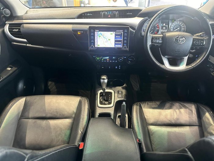 2020 Toyota Hilux SR5