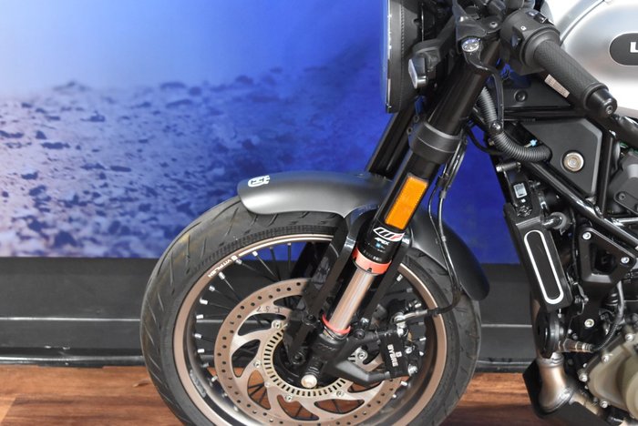 2022 Husqvarna VITPILEN 401 Chrome / Silver