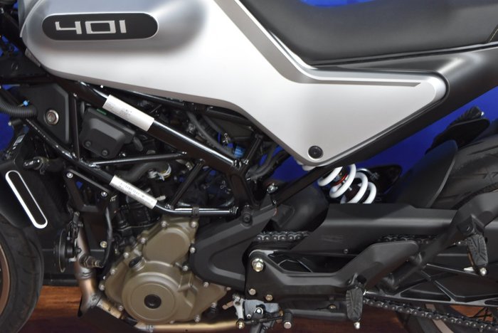 2022 Husqvarna VITPILEN 401 Chrome / Silver