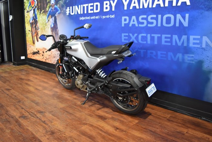 2022 Husqvarna VITPILEN 401 Chrome / Silver