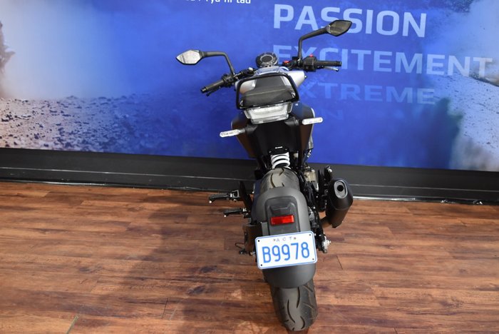 2022 Husqvarna VITPILEN 401 Chrome / Silver