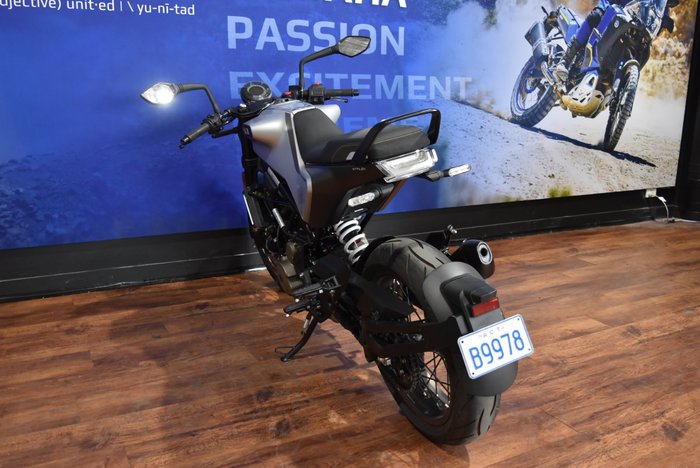2022 Husqvarna VITPILEN 401 Chrome / Silver