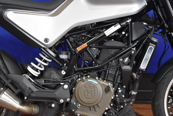 2022 Husqvarna VITPILEN 401 Chrome / Silver