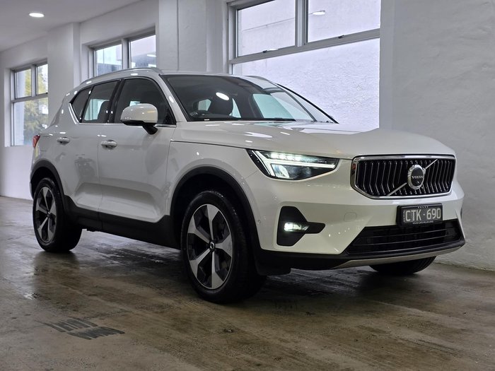 2023 Volvo XC40