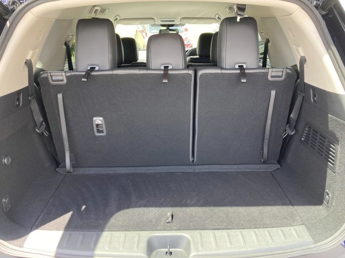 2024 Nissan PATHFINDER TI