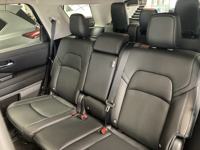 2024 Nissan PATHFINDER TI