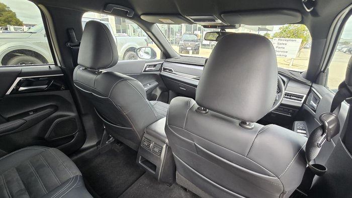 2023 Mitsubishi Outlander LS Black Edition