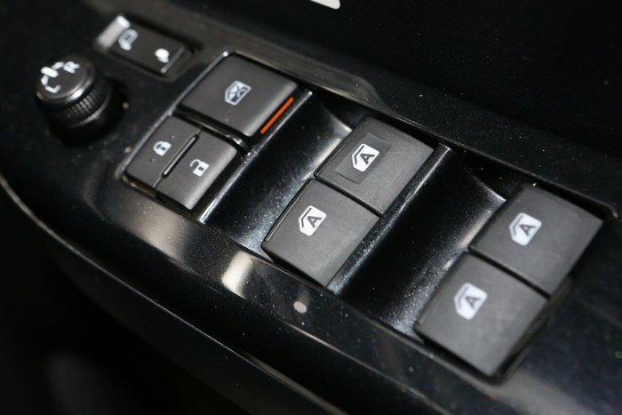 2022 Toyota Hilux SR5