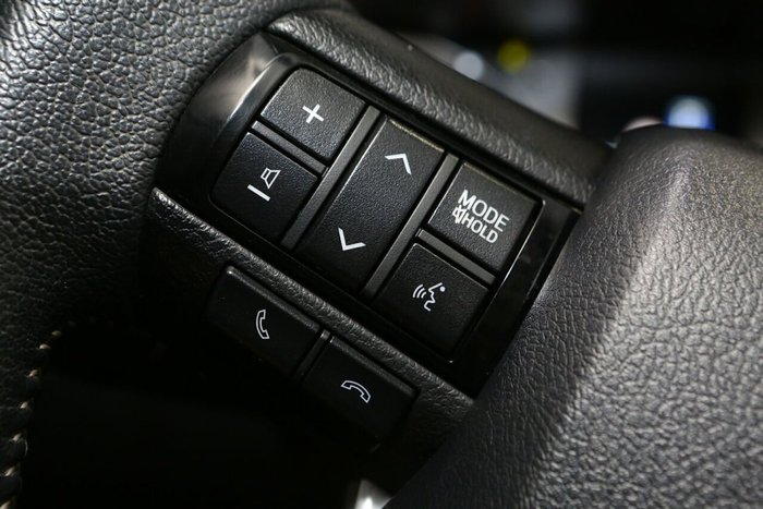 2022 Toyota Hilux SR5