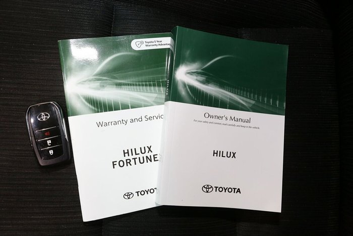 2022 Toyota Hilux SR5