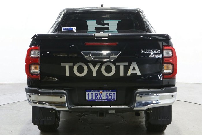 2022 Toyota Hilux SR5