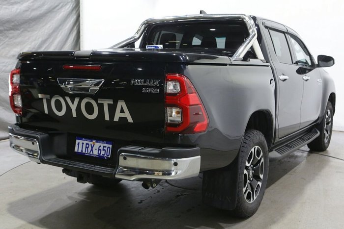 2022 Toyota Hilux SR5