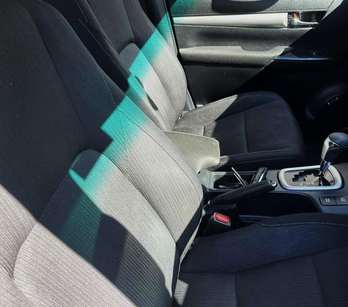 2015 Toyota Hilux SR5 GUN126R 4X4 Dual Range Crystal Pearl
