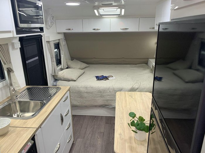 2025 Supreme 1560_C_K1e3_S Territory Hybrid 15'6