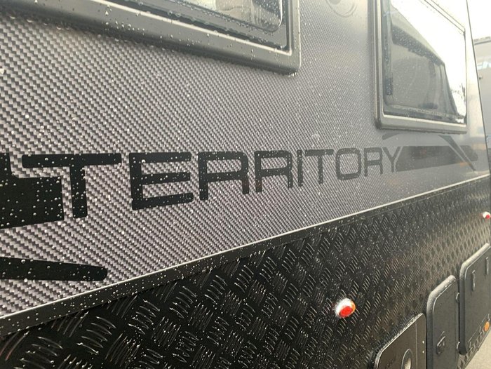 2025 Supreme 1560_C_K1e3_S Territory Hybrid 15'6