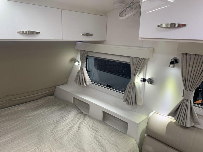 2025 Supreme 1560_C_K1e3_S Territory Hybrid 15'6