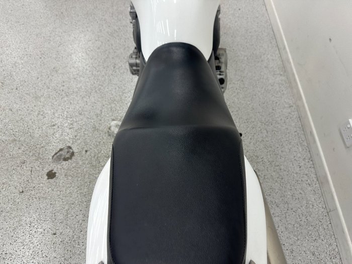2009 Honda CB400 WHITE