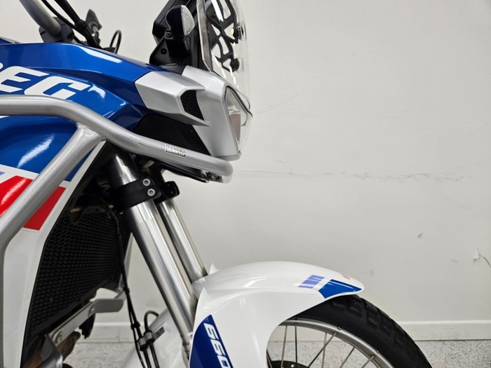 2022 APRILIA TUAREG LAMS TRI