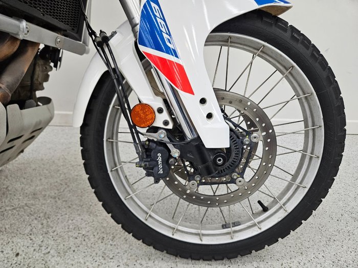2022 APRILIA TUAREG LAMS TRI