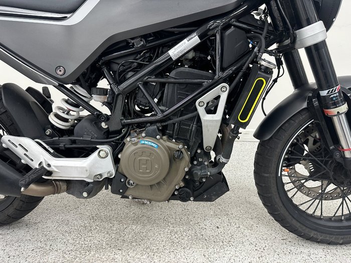 2021 HUSQVARNA SVARTPILEN 401 SILVER