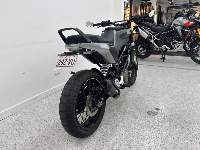 2021 HUSQVARNA SVARTPILEN 401 SILVER