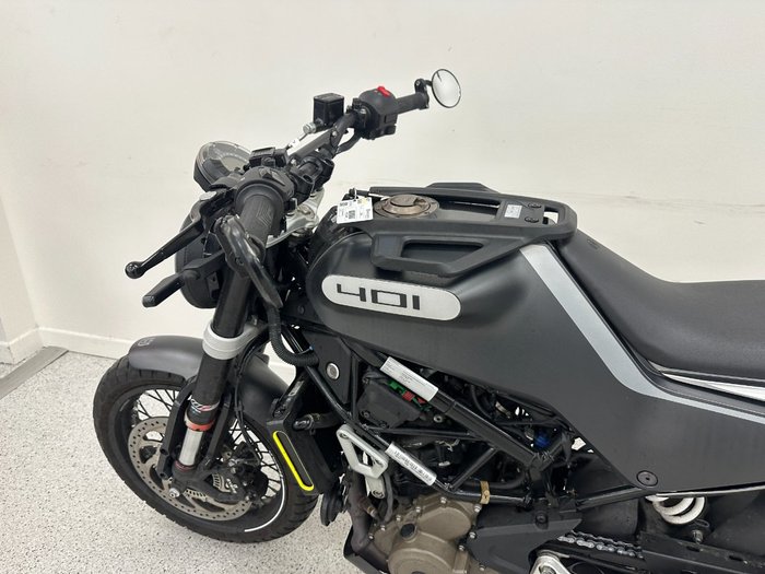 2021 HUSQVARNA SVARTPILEN 401 SILVER