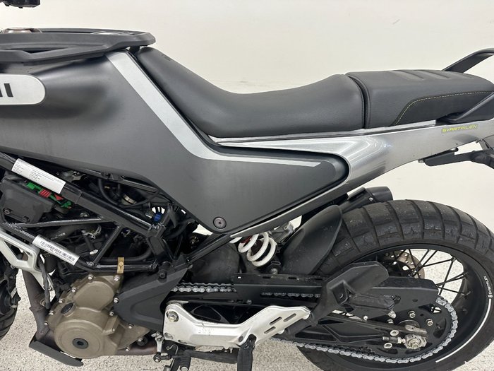 2021 HUSQVARNA SVARTPILEN 401 SILVER