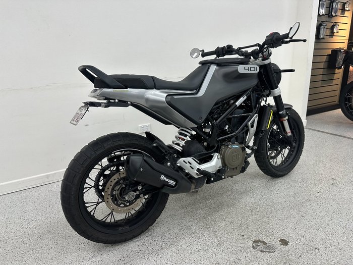 2021 HUSQVARNA SVARTPILEN 401 SILVER
